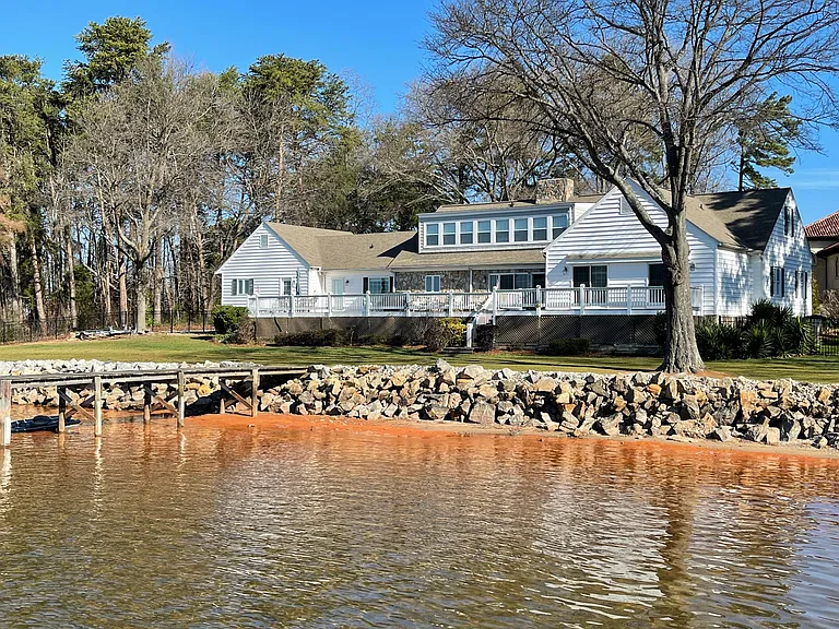 Rear Lakefront