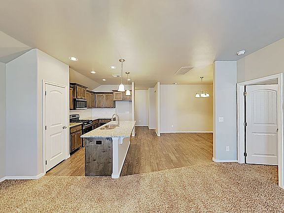 3rd image of 713 Saddleback Mesa Dr