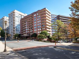4550 N Park Ave APT 914, Chevy Chase, MD
