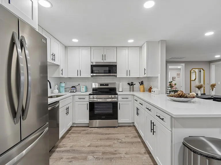 4906 W Cleveland St — Photo 25