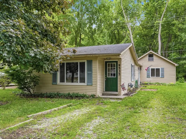9535 Listeria St, Commerce Township, MI 48382