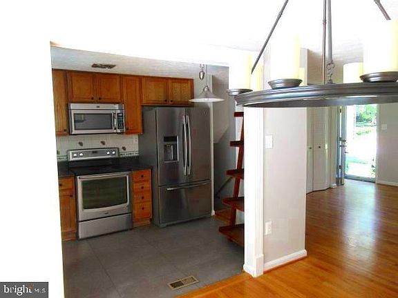 2nd image of 9771 Oleander Ave