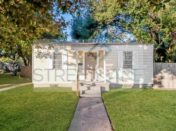 704 E Defee Ave, Baytown, TX 77520