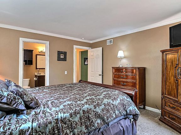 4th image of 6335 Mayo Dr
