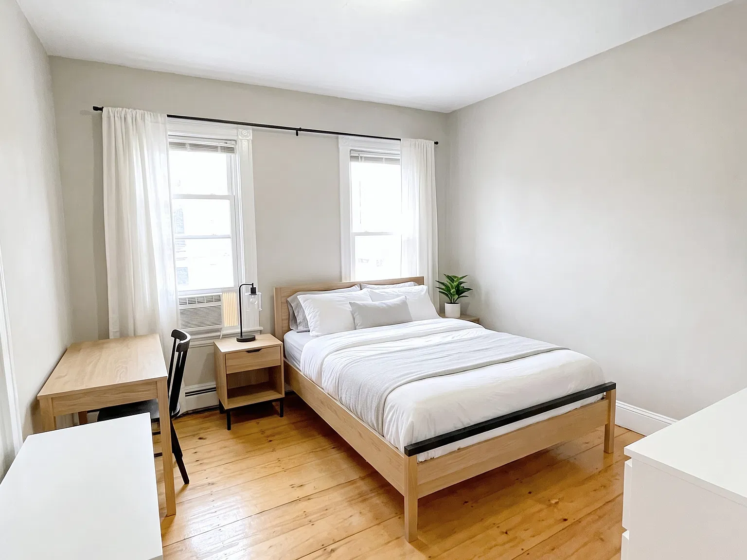 4 bed, 99999 sqft, $6,800 — Photo 4