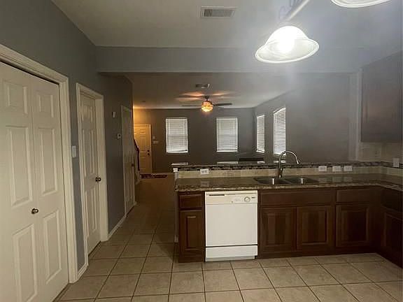 4th image of 2117 Kemah Village Dr