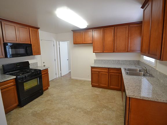 3rd image of 301 Di Maggio Ave
