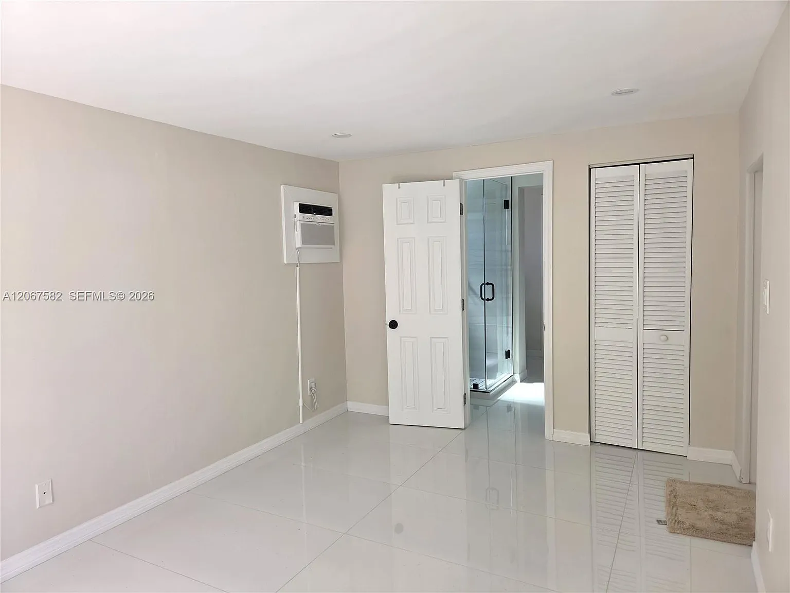 Hollywood Hills — Photo 3