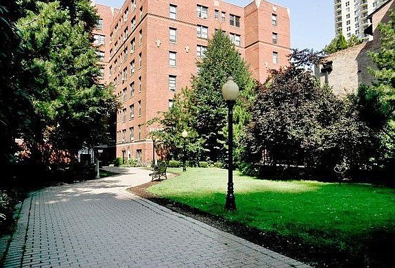 3rd image of 1140 N La Salle Dr APT 430