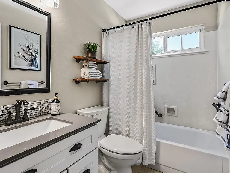 4318 Satinwood Dr — Photo 16