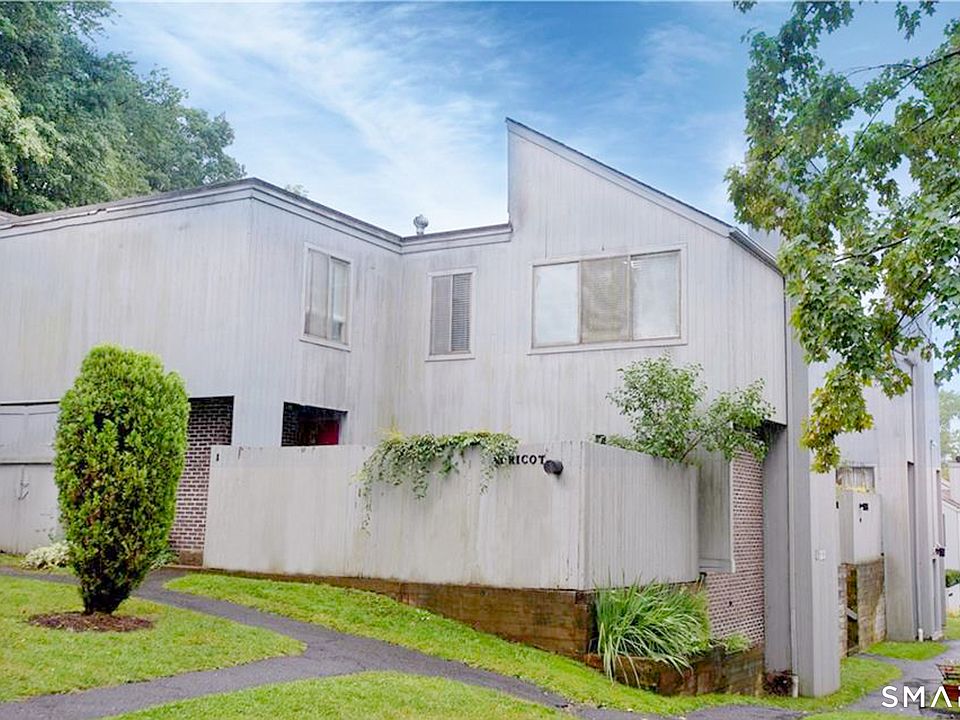 1st image of 1 Apricot Lane #1