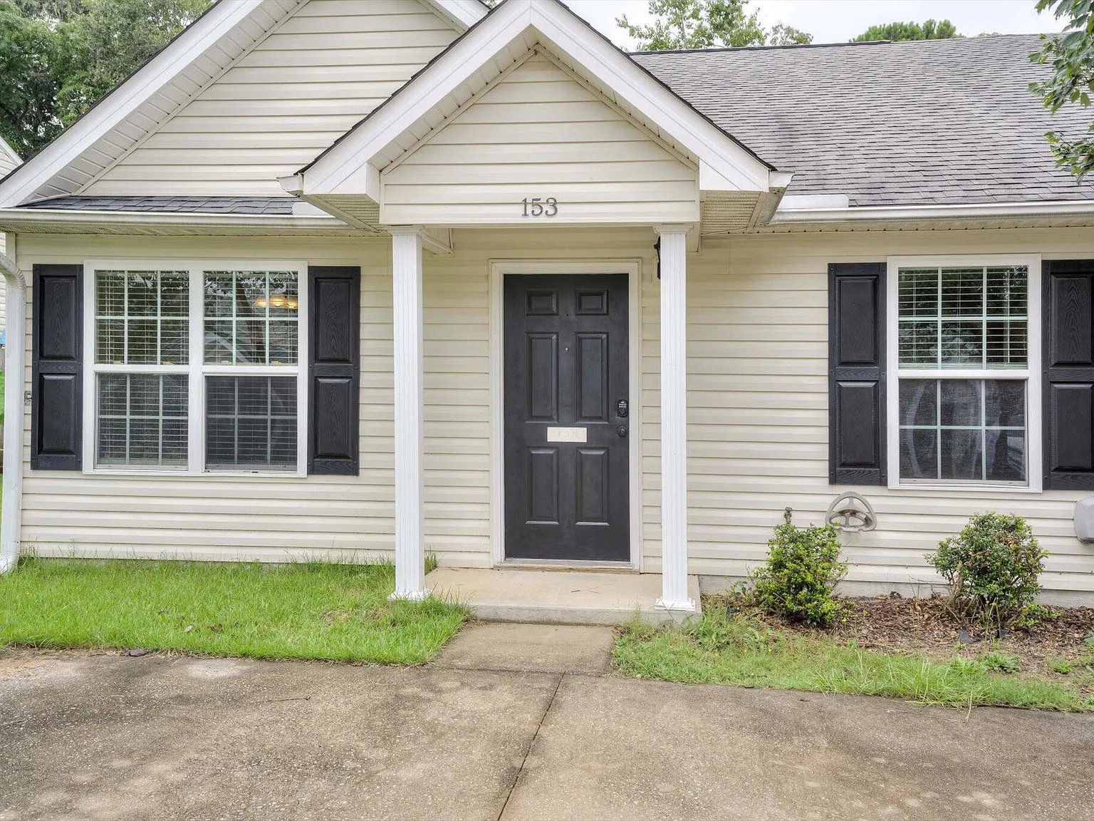 2 bed, 2.0 bath, 1096 sqft, $1,375 — Photo 2