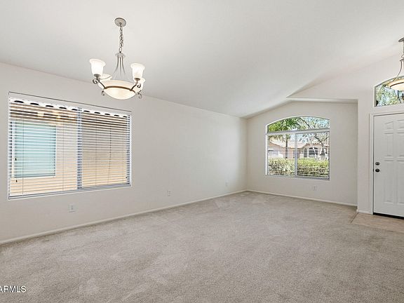 4th image of 2427 W OBERLIN Way