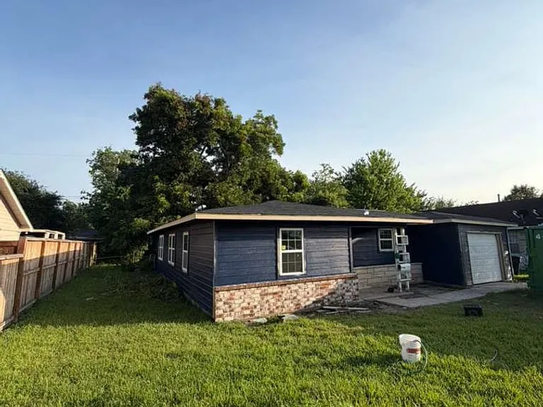 5938 Doulton Dr — Photo 1