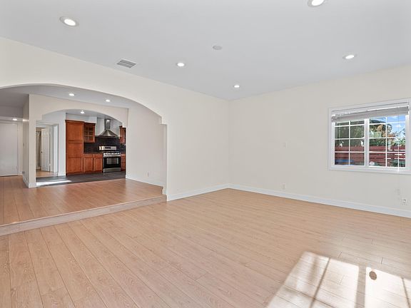 4th image of 10851 Burland Ave