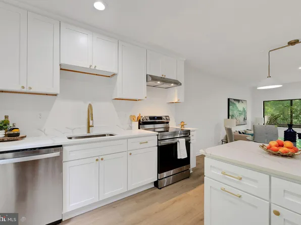 11942 Barrel Cooper Ct, Reston, VA 20191