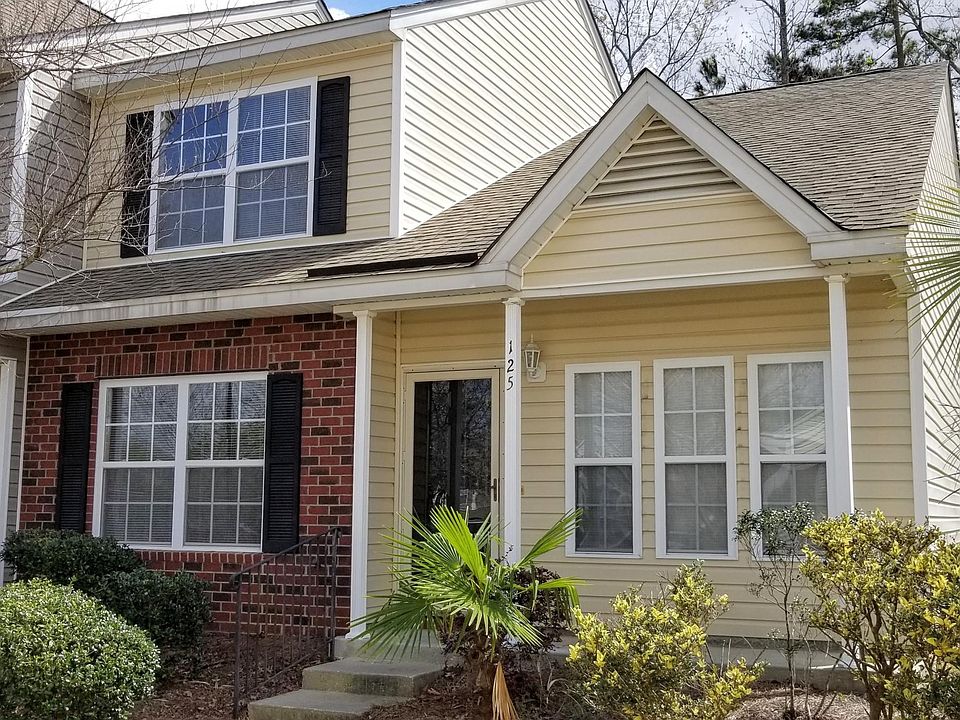 1st image of 125 Hornby Cir