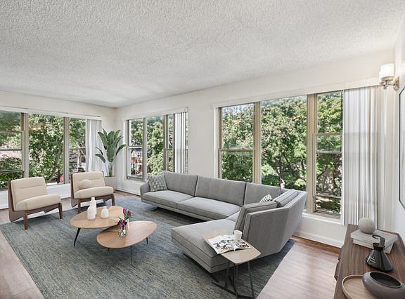 3rd image of 1633 N Thome Ave #301