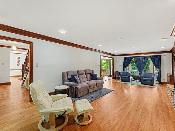 5th image of 5537 Parkwood Dr