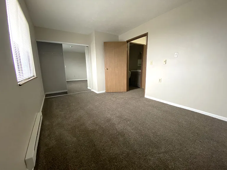 202 S Maple St — Photo 7