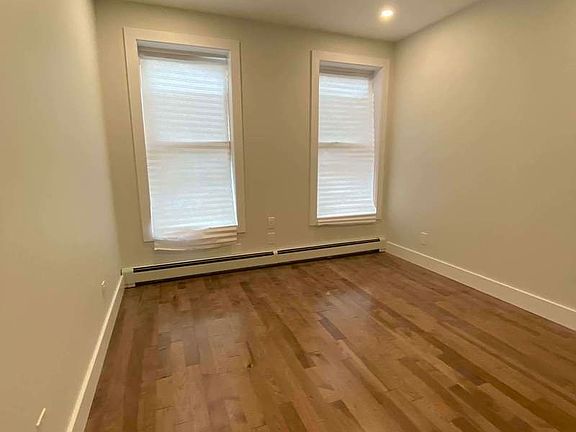 4th image of 24-13 35th St #1R