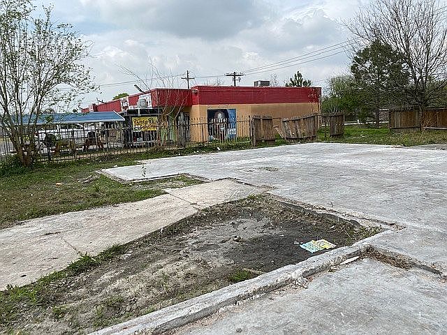 2nd image of 4315 Charriton Dr