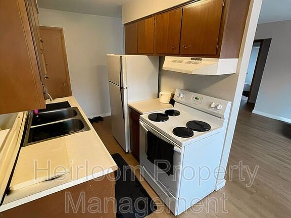 3rd image of 25 W Redwing St #18
