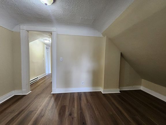4th image of 170 Sherman Ave #33