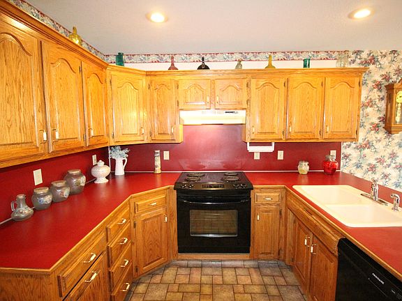 3rd image of 899 E Nottingham Ln