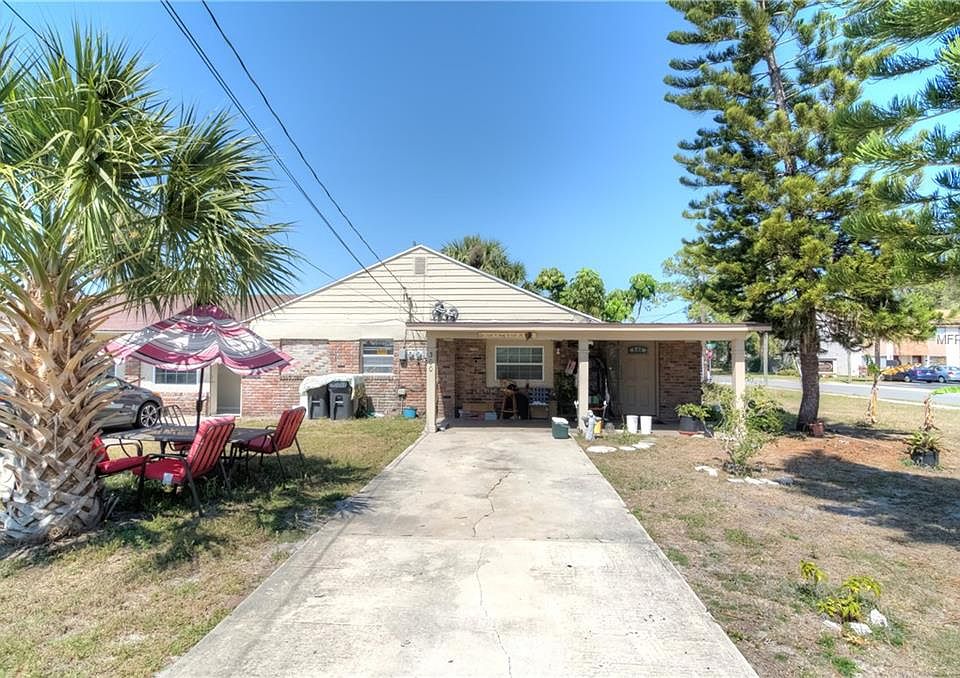 1st image of 300 Oleander Pl