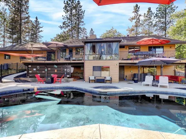 15860 You Bet Rd, Grass Valley, CA 95945
