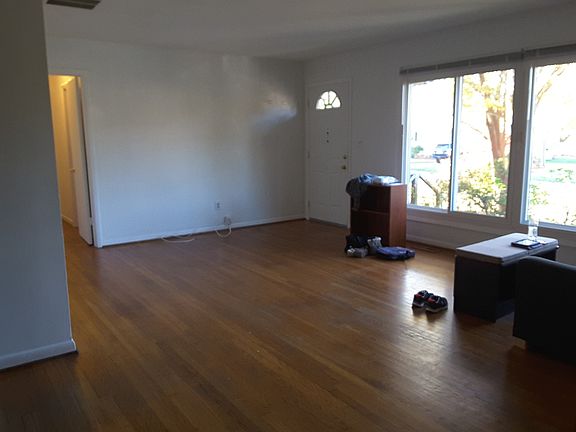 3rd image of 586 Harrop Ln
