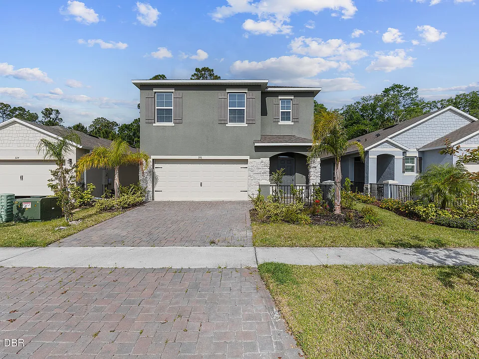 326 Caryota Ct