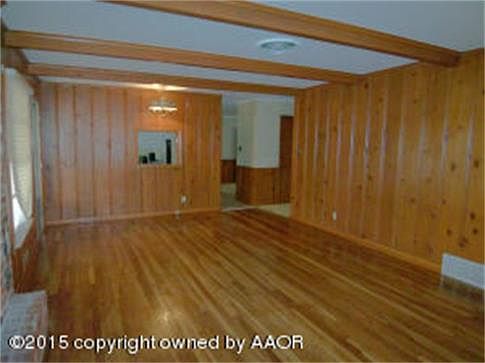 5th image of 2406 Hawthorne Dr