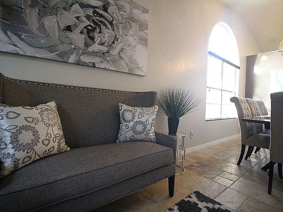 5th image of 1157 N Quail