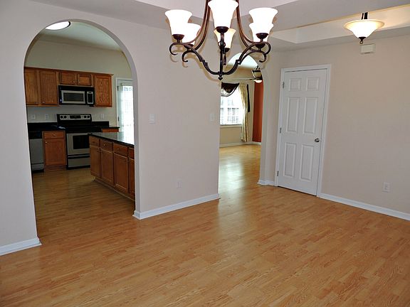 3rd image of 246 18th Ave SE