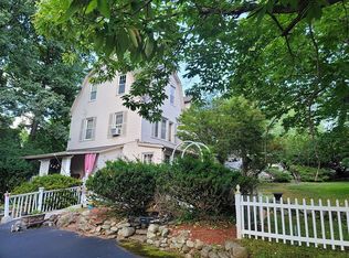2 Webb Ct, Park Ridge, NJ 07656