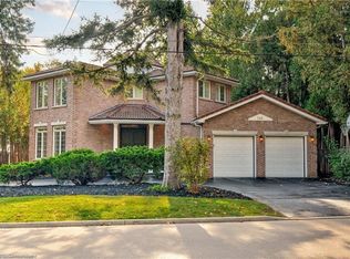 242 Belvenia Rd, Burlington, ON L7L2G4