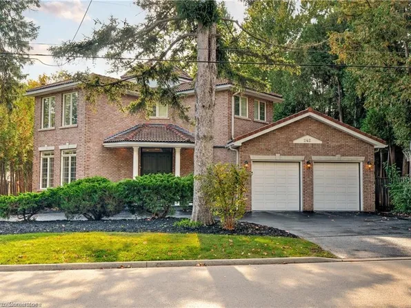 242 Belvenia Rd, Burlington, ON L7L 2G4