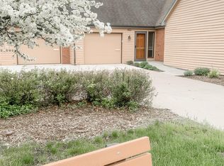2218 Hamilton Dr, Ames, IA 50014