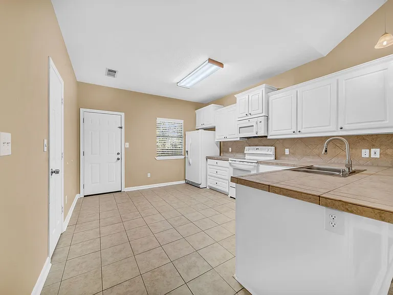 1213 Oxon Run — Photo 6