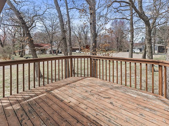 5th image of 16809 Jenkins Cir NE