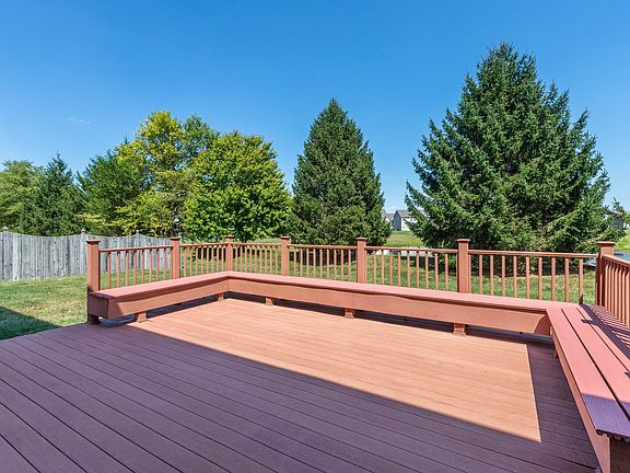 4th image of 6757 Eastland Dr
