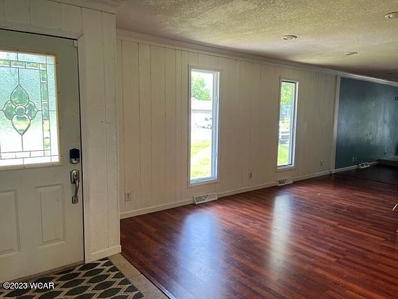 2nd image of 3175 Clement Dr