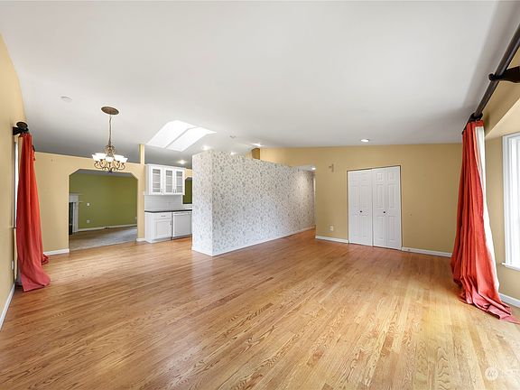 3rd image of 4129 122nd Street NE