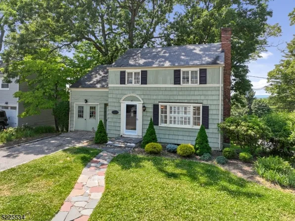 41 Coolidge Ave, West Caldwell Twp., NJ 07006