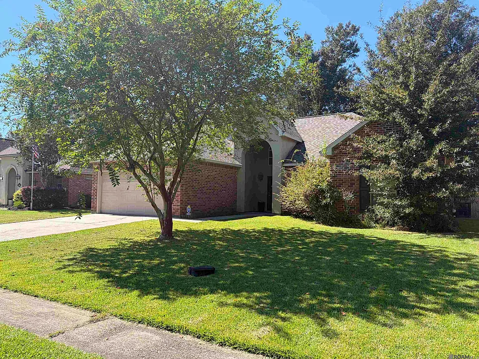 27011 Regency Park Dr