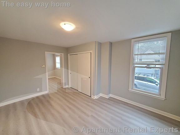 3rd image of 146 Highland Ave APT 1R