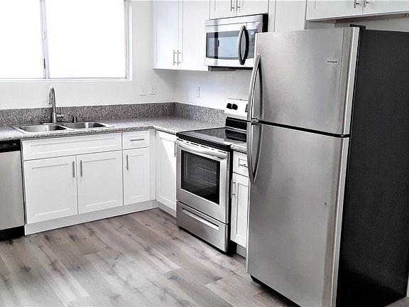 3rd image of 140 N Berendo St #5