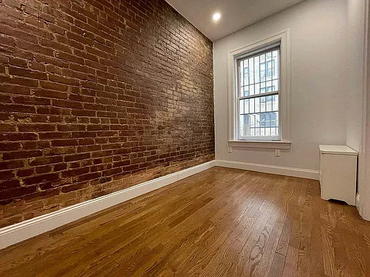 Rented by Bond New York | media 4